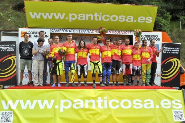 Podio-campeones-Panticosa-2015-600x400