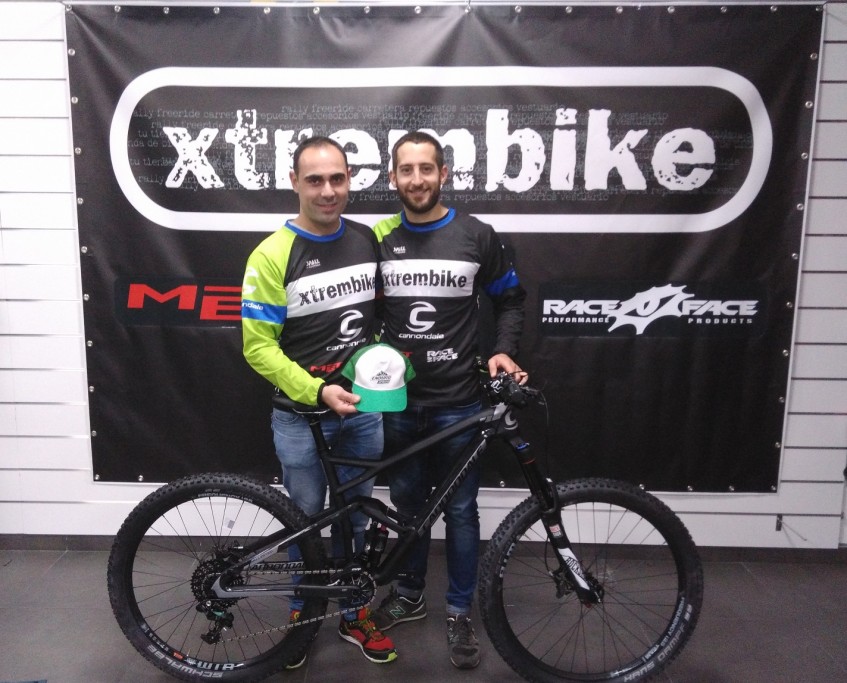 Jose Manuel Groba Martinez y Oscar Martínez del Campo del Equipo XtrembikeCannondale con EnduroSpain