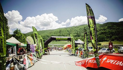 Ambiente final tras un largo día de Enduro en el pueblo de Arfa