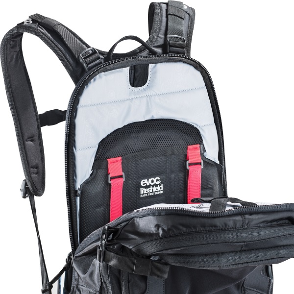 LIQUIDACIÓN-HASTA EL 25% DTO EN LAS MOCHILAS EVOC FR CON PROTECCION DORSAL  INTEGRADA