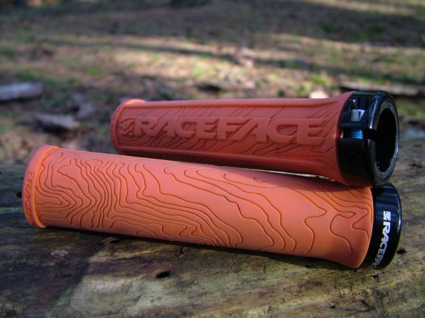 Los nuevos puños Half Nelson de Race face tienen el mejor grip y son súper ligeros