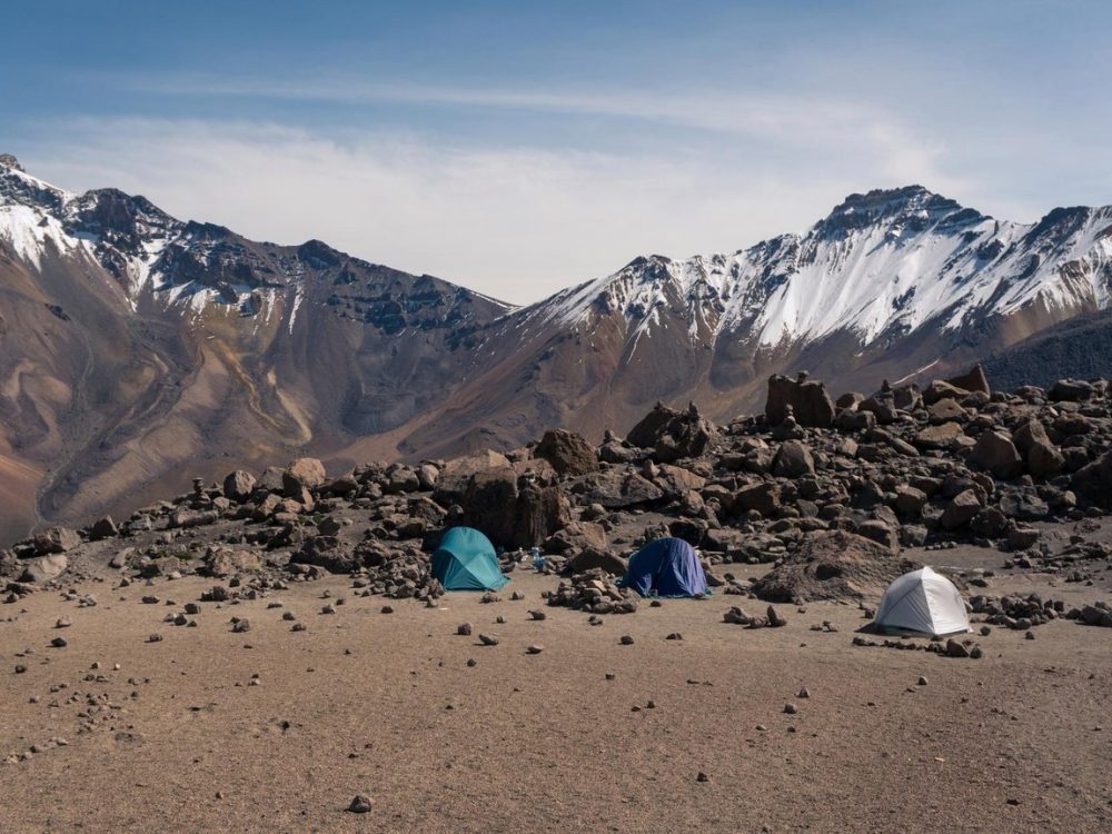 KILIAN BRON SUBIENDO Y BAJANDO UN VOLCAN