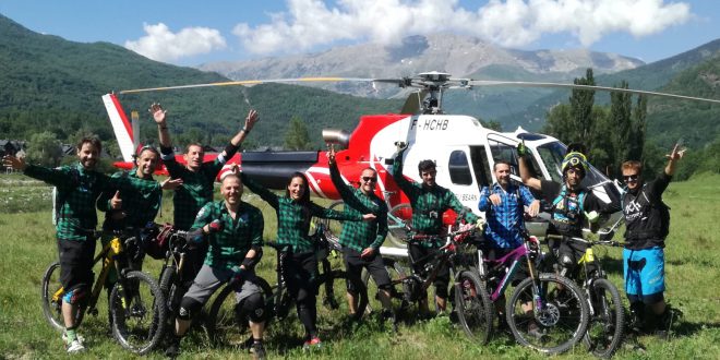 HELIBIKE ENDURO SPAIN CON ALTITUDE RIDES EN PURO PIRINEO