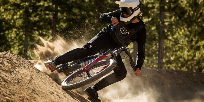 THE CLASH YOUR PERSONALITY COMMENCAL