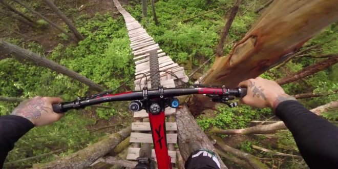 PASARELAS DE MADERA PARQUE DE ATRACCIONES PARA MTB