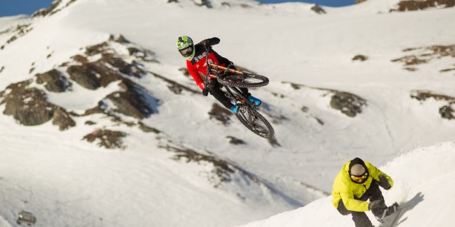 SHOWBIKE EN EL SNOWPARK DE KITZSTEINHORN
