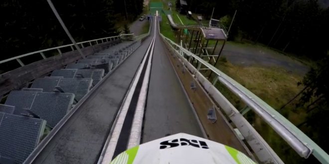 RECORD DEL MUNDO SALTO MTB ?﻿