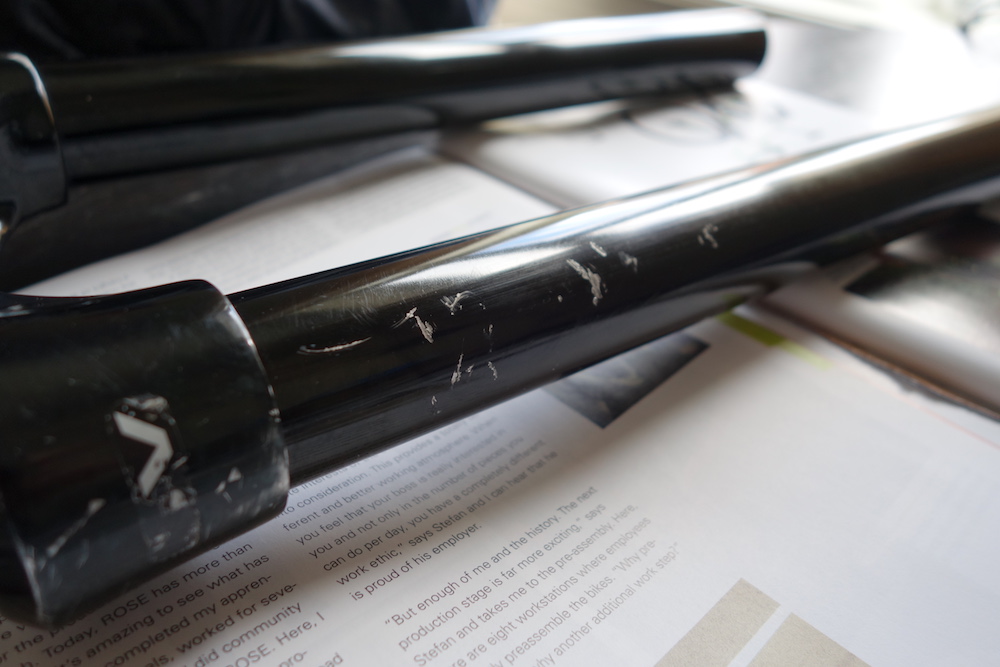 VIDEO TUTORIAL - COMO REPARAR ARAÑAZOS EN HORQUILLA, AMORTIGUADOR O TIJA MTB