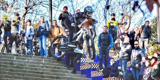 AVALANCHA URBANA DOWNHILL EN BARCELONA CON BIENVENIDO AGUADO