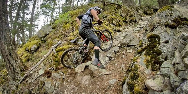 EL RETO DE YOANN BARELLI. SUBIR UNA DE SUS TRIALERAS MTB HABITUALES