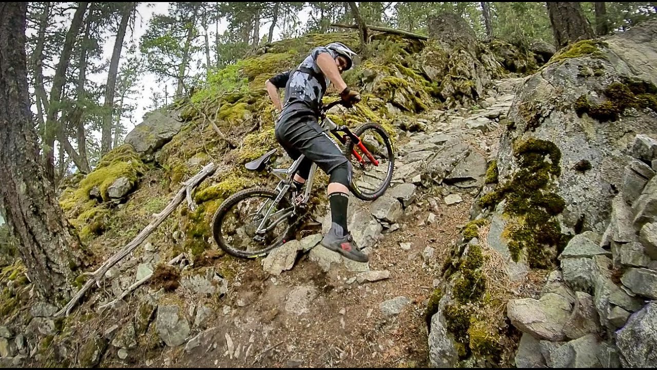 EL RETO DE YOANN BARELLI. SUBIR UNA DE SUS TRIALERAS MTB HABITUALES