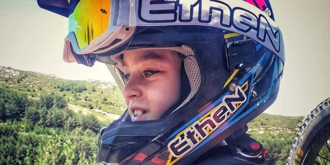 ESPAÑOL CON 9 AÑOS SE HACE LA PISTA NEGRA DE LA PINILLA BIKEPARK