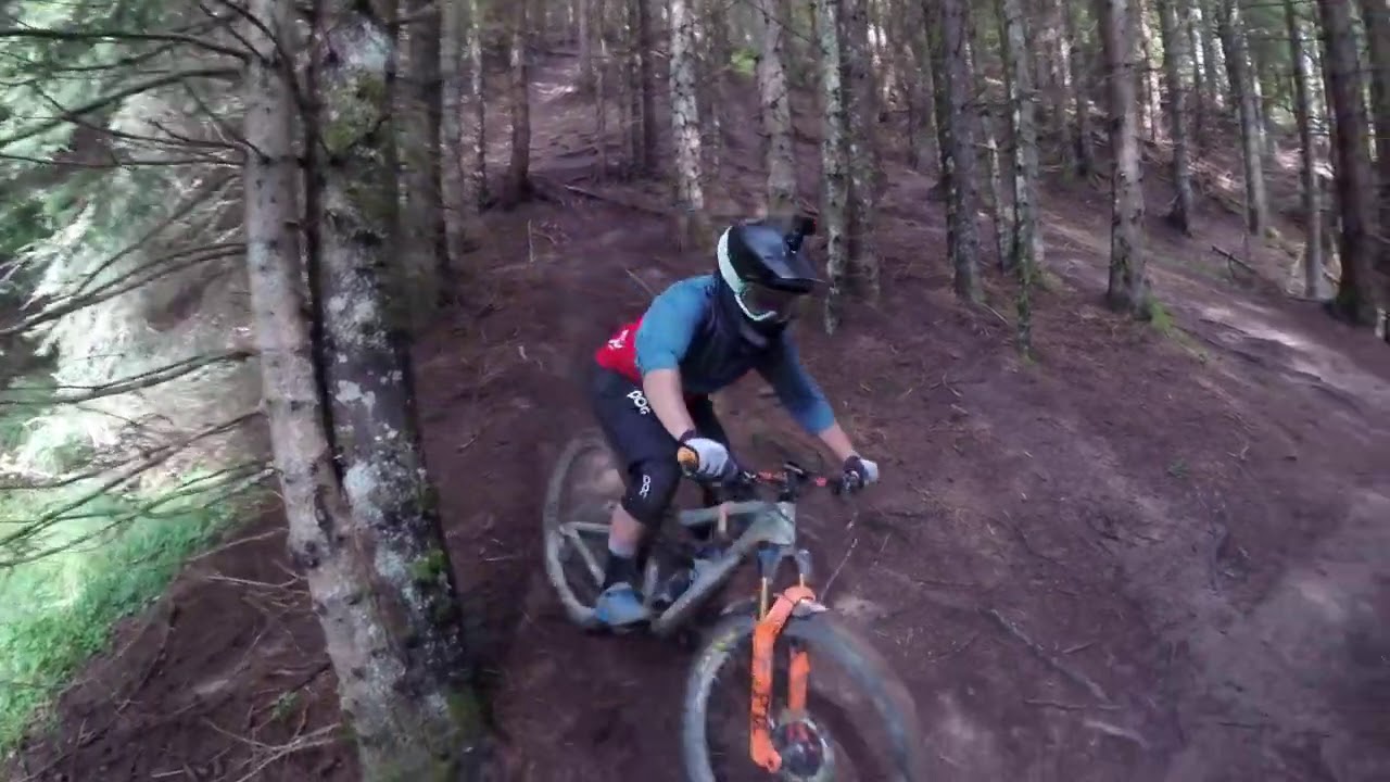 MUCHO GIRL POWER MTB EN MORZINE BIKE PARK