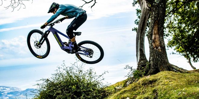 ASI SUENA LA EBIKE SANTA CRUZ BULLIT 3