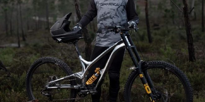 EL ESPAÑOL ANGEL SUAREZ FICHA CON COMMENCAL