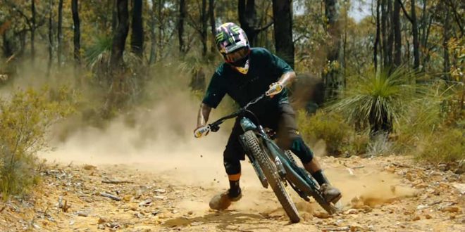 SAM HILL CON CLASE SOBRE LA NUEVA NUKEPROOF GIGA