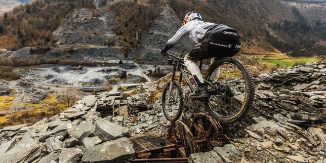 GEE ATHERTON BUSCANDO NUEVOS LIMITES