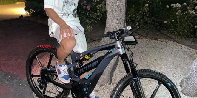 Luka Modric presume de bici de enduro de 14.000 euros