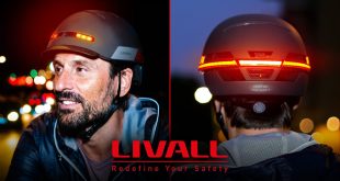 El casco que se ilumina cuando el ciclista frena