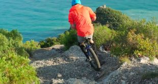 Con monociclo en los singletracks de Finale Legure