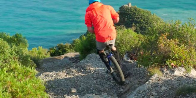 Con monociclo en los singletracks de Finale Legure