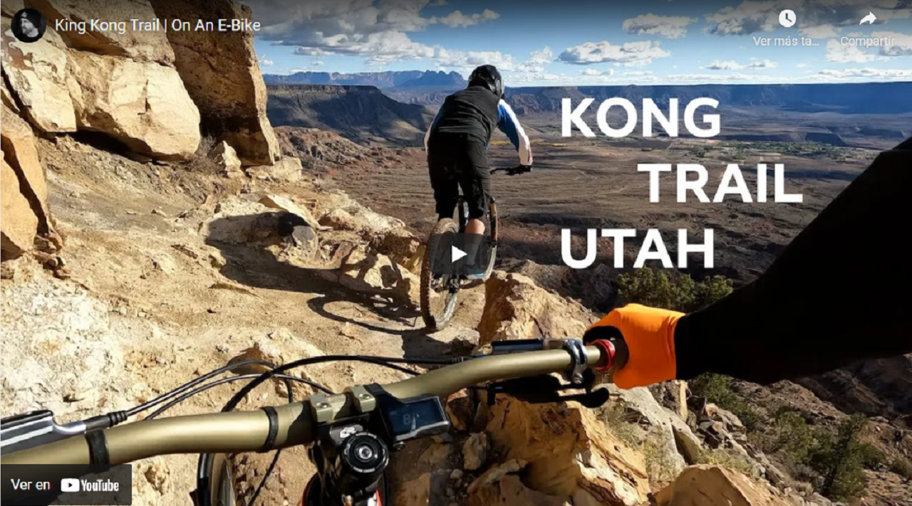 Aaron Gwin con una ebike en la mitica King Kong Trail
