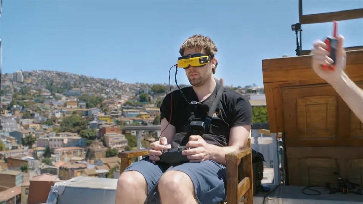 ¿La mejor toma de drones FPV del mundo siguiendo a un rider de downhill? 