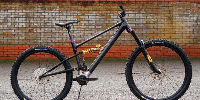 Starling Cycles fabrica un prototipo de ebike MTB en termoplástico
