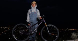 Finley Kirschenmann con temprana edad lo hace bonito con su dirt MTB