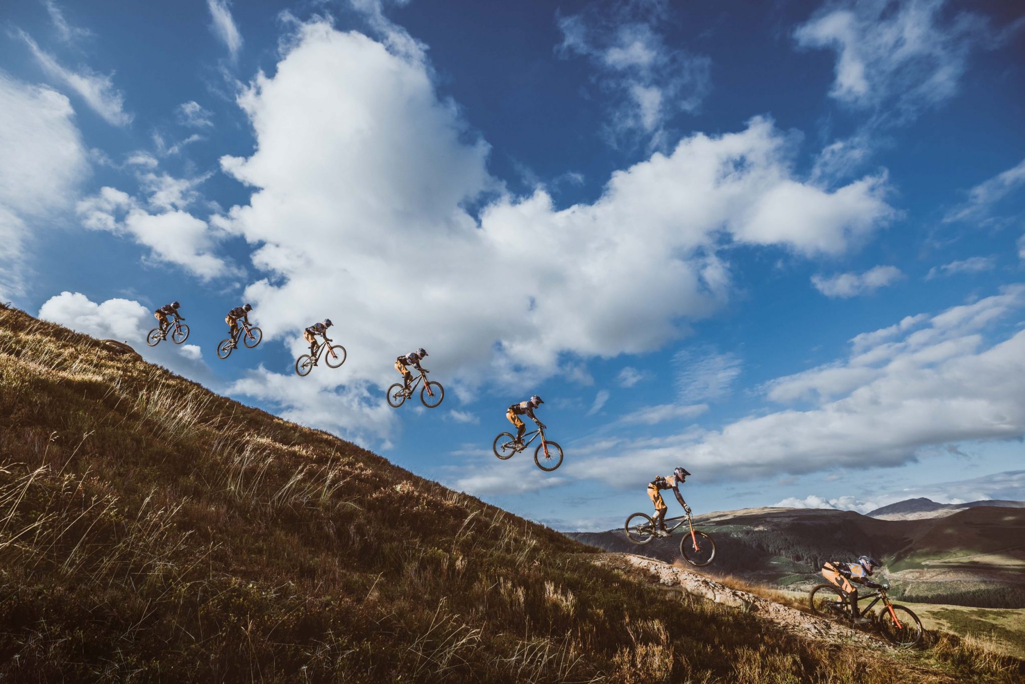 Gee Atherton lo vuelve a intentar en la cresta