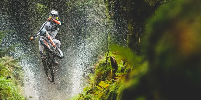 Ronan Dunn supersónico en barro irlandés