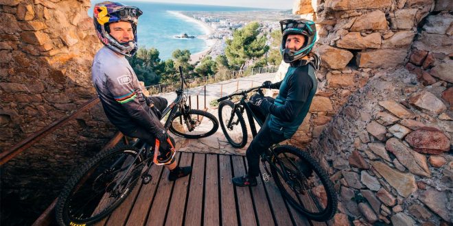Slavik y Loron entrenaron escaleras en la Costa Brava para la Red Bull Valparaíso Cerro Abajo 2023