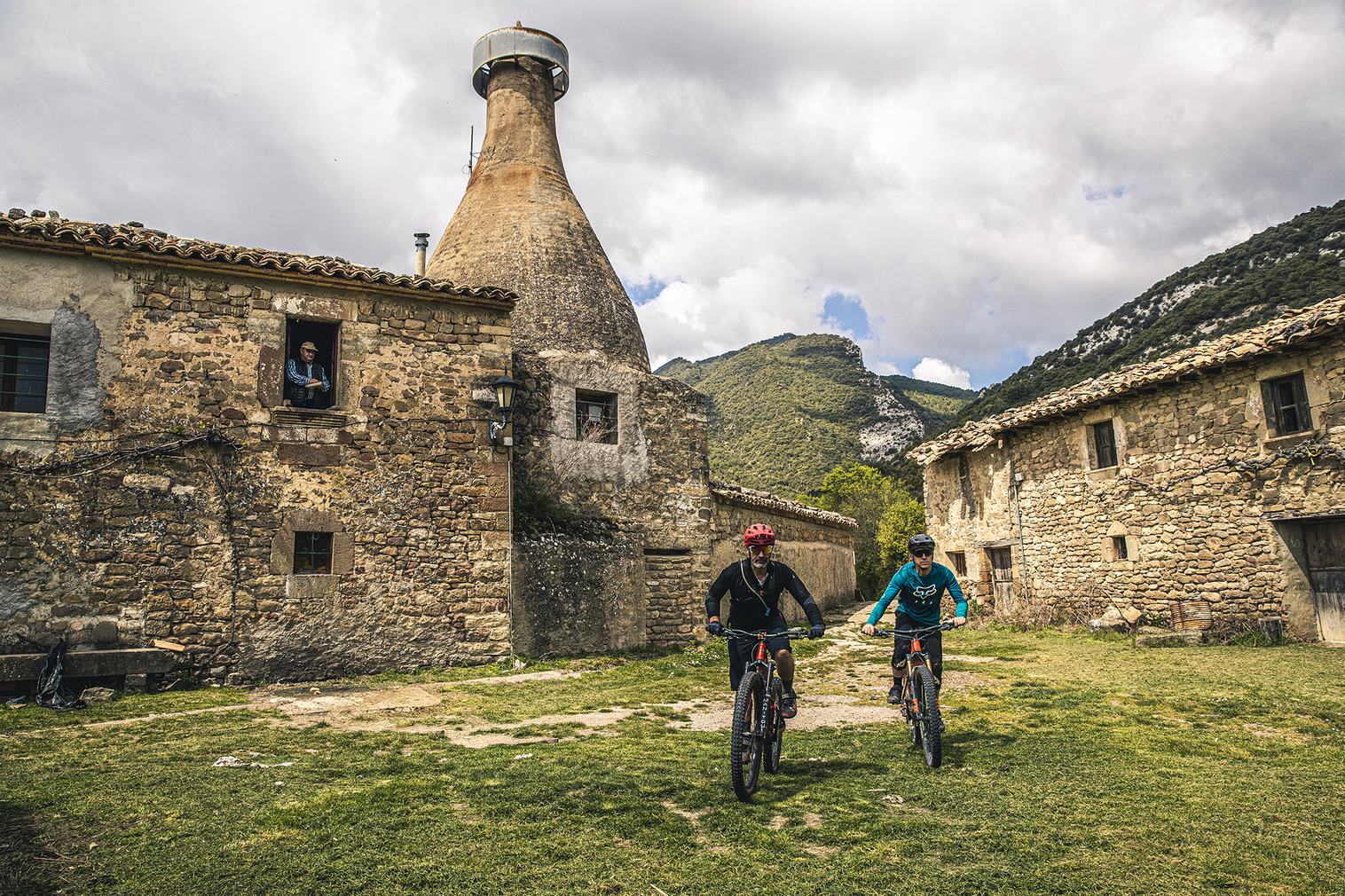 La bicicleta de montaña es modelo de turismo regenerativo y rentable en el Pirineo